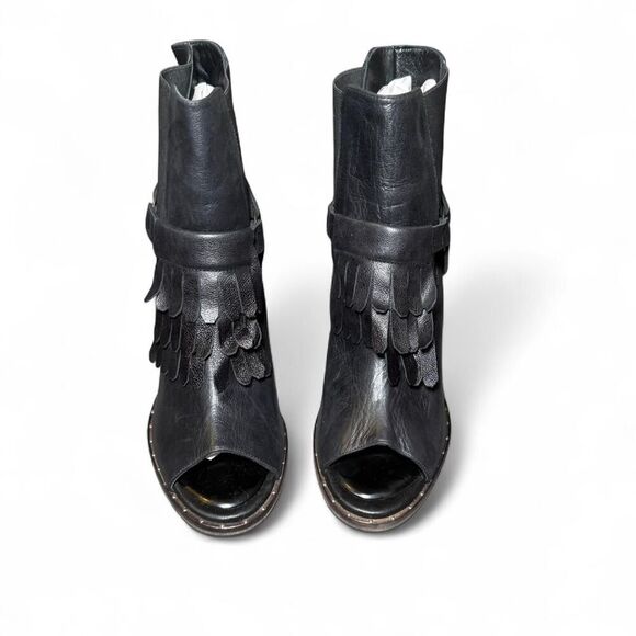 Freda Salvador Women’s 8.5 Black Leather Peep Toe Fringe Booties Heels Spain - Picture 3 of 7